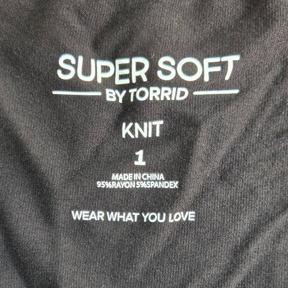 76-27 Torrid Supersoft Bodycon Black Ruched Knit T-Shirt Dress Size 1 (14/16) - Picture 11 of 14